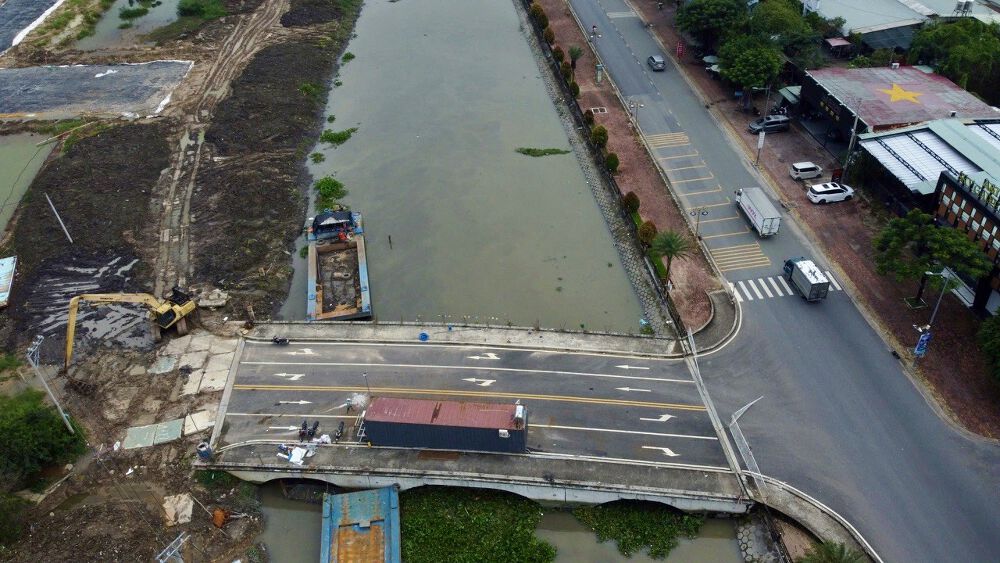 Cầu và tuyến kênh gần khu đất dự án Hồ Gươm Xanh